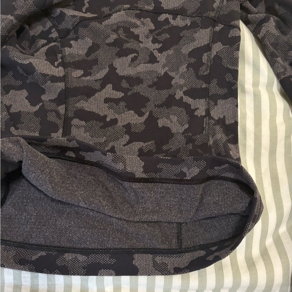 LULULEMON fleece lined long sleeve! - Picture 6 of 6